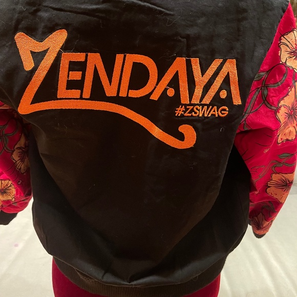 NWT Zendaya #Z Swag Tour Jacket Young Girls - Picture 7 of 10